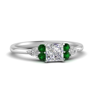pear-accented-princess-cut-diamond-ring-with-emerald-in-FD9289PRRGEMGR-NL-WG