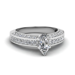 Pear Shaped Engagement Rings